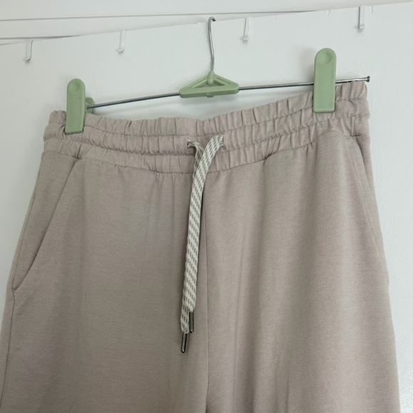 Vuori Halo Essential Wide Leg Pants DreamKnit Ecru Heather Athleisure S - Picture 4 of 4